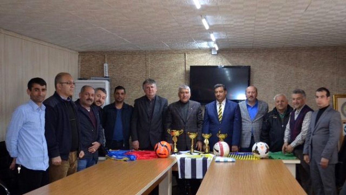 Kırıkhan\'da Suriyeliler Arası Futbol Turnuvası Başlıyor