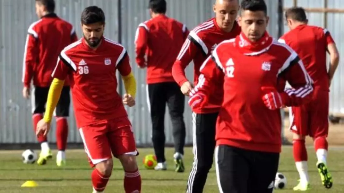 Medicana Sivasspor\'da Yüzler Gülüyor