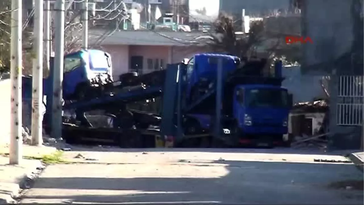 Nusaybin - PKK\'lı Teröristler, Gasp Ettikleri Tır\'ı Barikat Olarak Kullandı