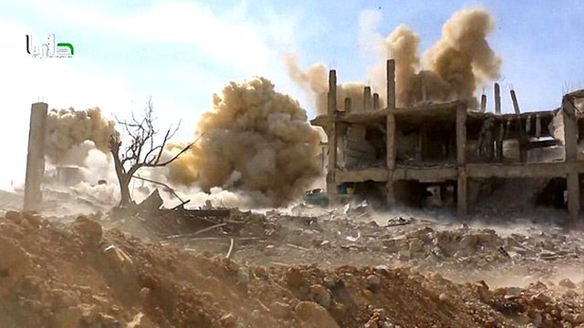 Suriye'de Varil Bombalarının En Net Düşme Anı Saniye Saniye Kaydedildi