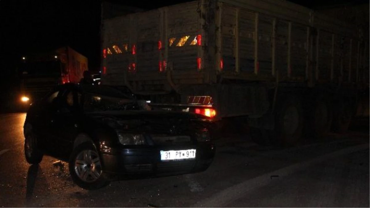 Adana\'da Trafik Kazası: 1 Ölü, 2 Yaralı