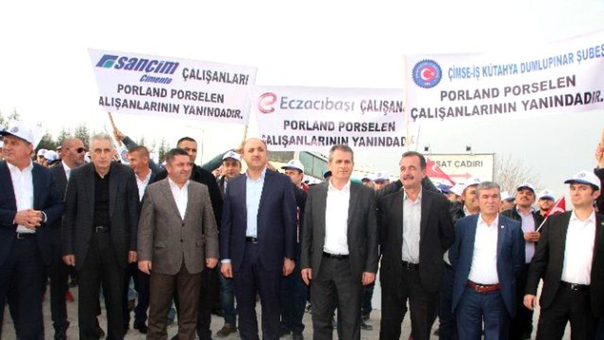 Bilecik\'te Fabrika İşçilerinden Eylem
