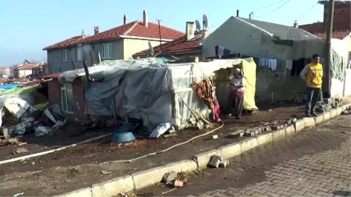 Cami Derneği, Yoksul Vatandaşların Yüzünü Güldürüyor