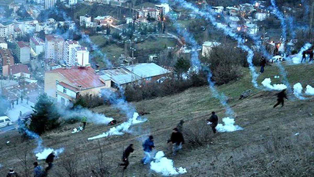 Cerattepe'de Yol Kapatıp Nöbet Tutan Binlerce Kişiye Gazlı Müdahale