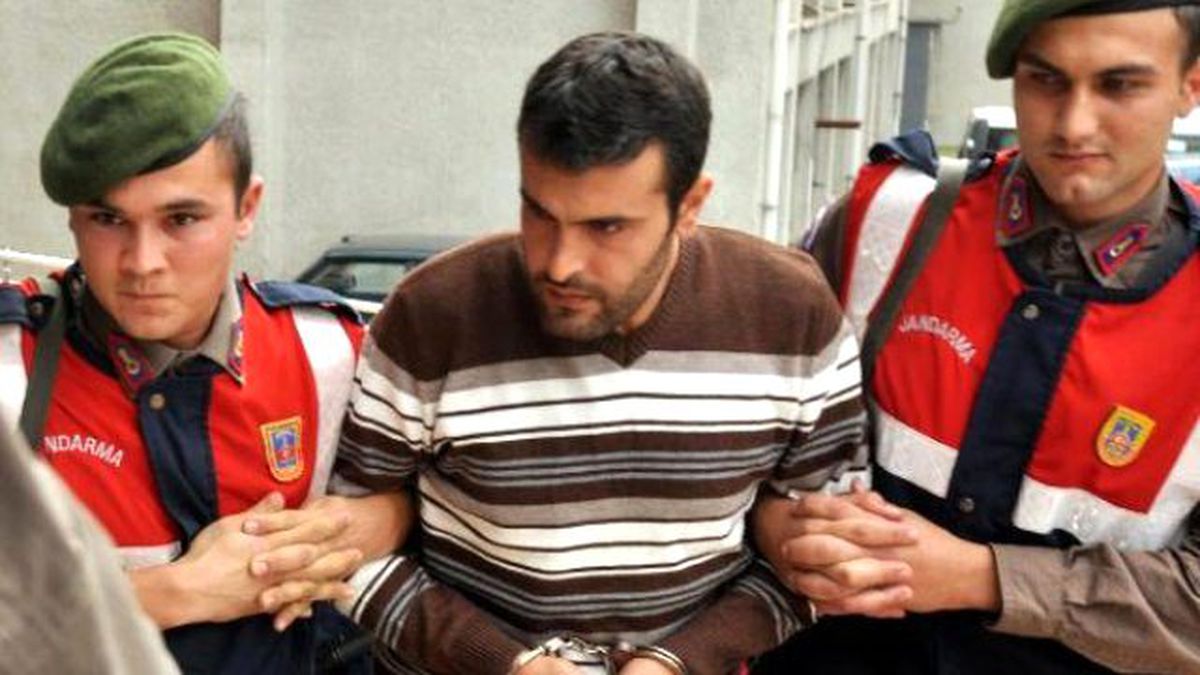 Eşini 33 Bıçak Darbesiyle Öldüren Madencinin Yargılanmasına Başlandı