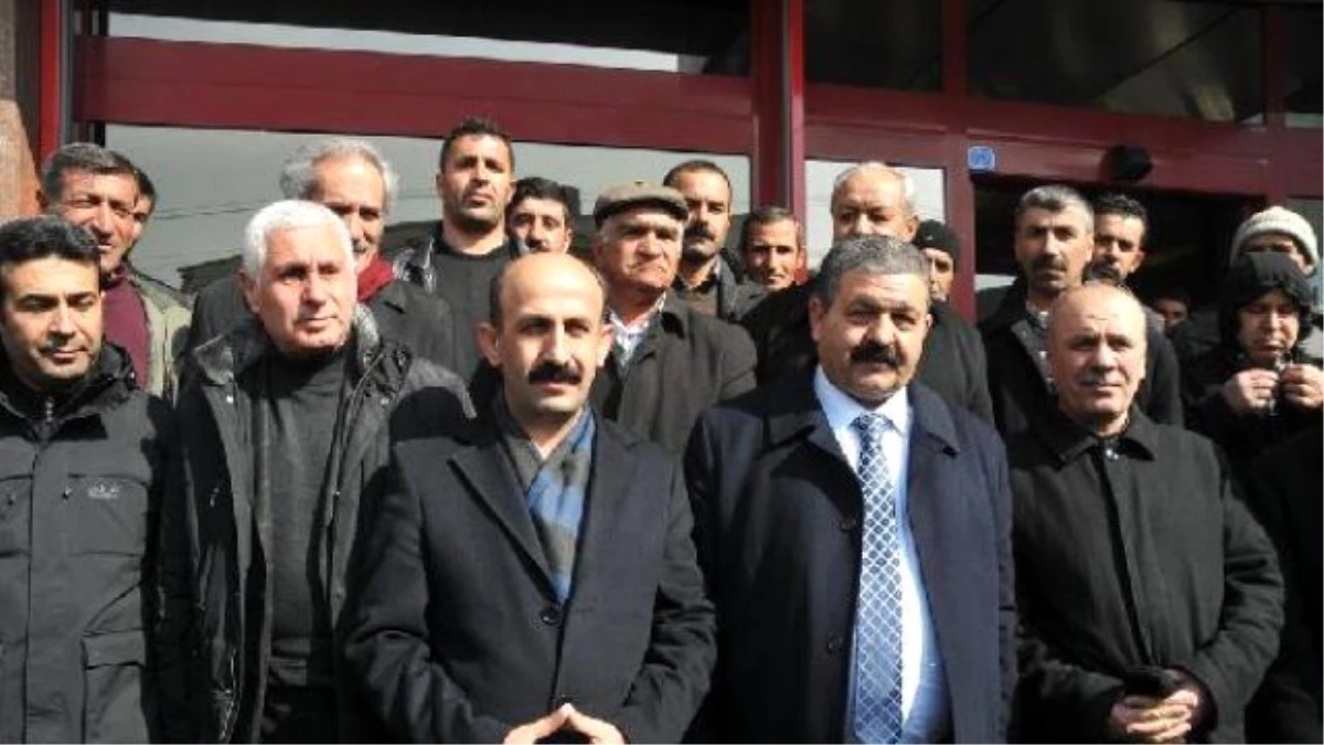 HDP\'li Akdoğan Yüksekova Esnafını Ziyaret Etti