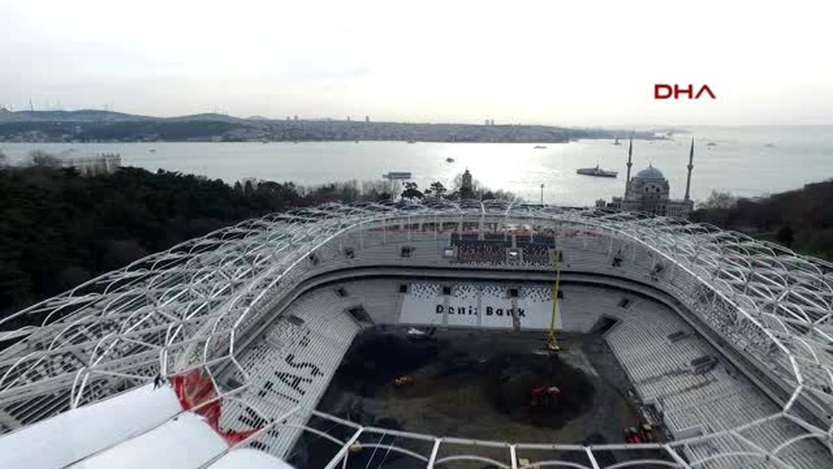 Vodafone Arena\'da "Beşiktaş" Göründü