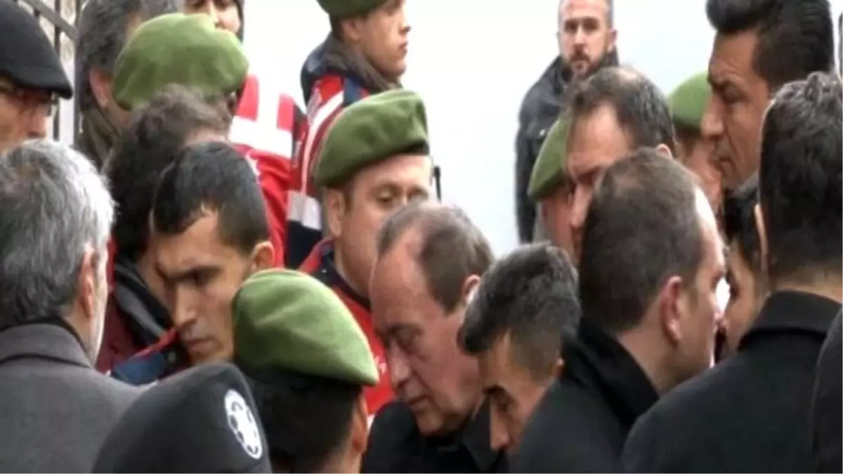 Alaattin Çakıcı Annesinin Evinde