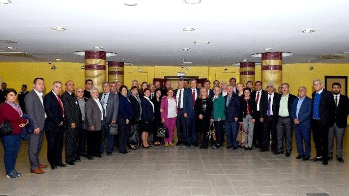 Barut: "Belediye Başkanlarımız Partimizin Onuru ve Gururudur"