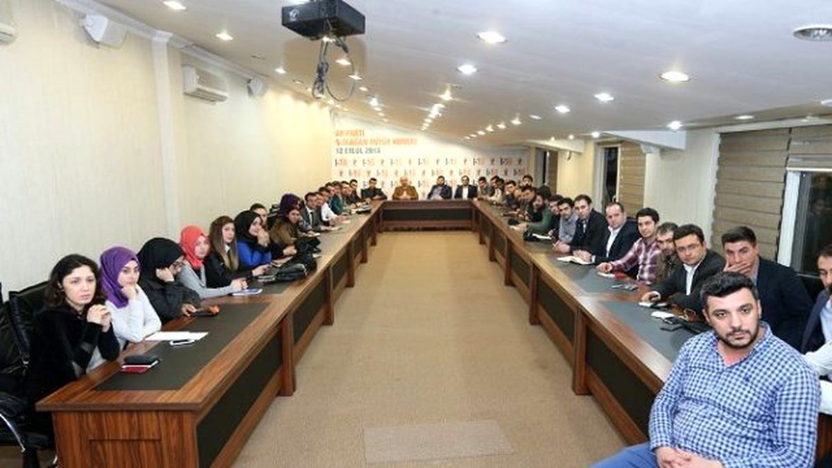 Başkan Zeki Toçoğlu Ak Partili Gençlerle Bir Araya Geldi
