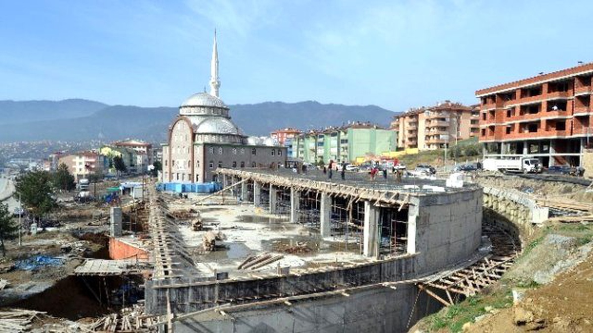 Belediyenin Büyük Projeleri Sürüyor
