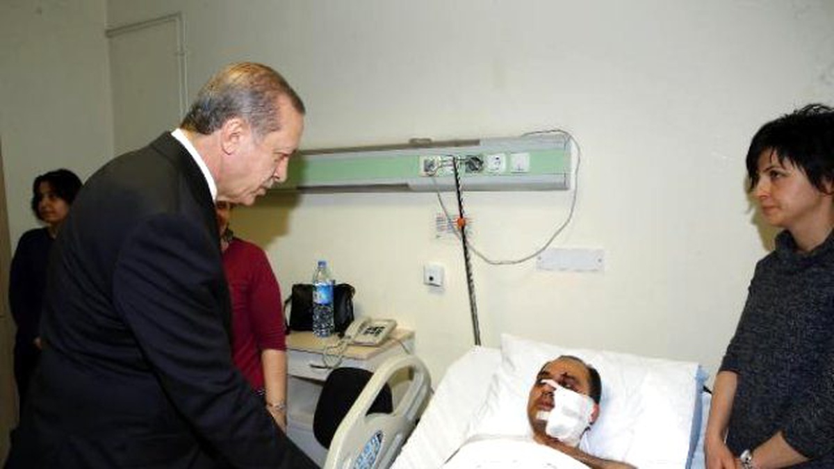 Cumhurbaşkanı Erdoğan, Saldırıda Yaralananları GATA\'da Ziyaret Etti