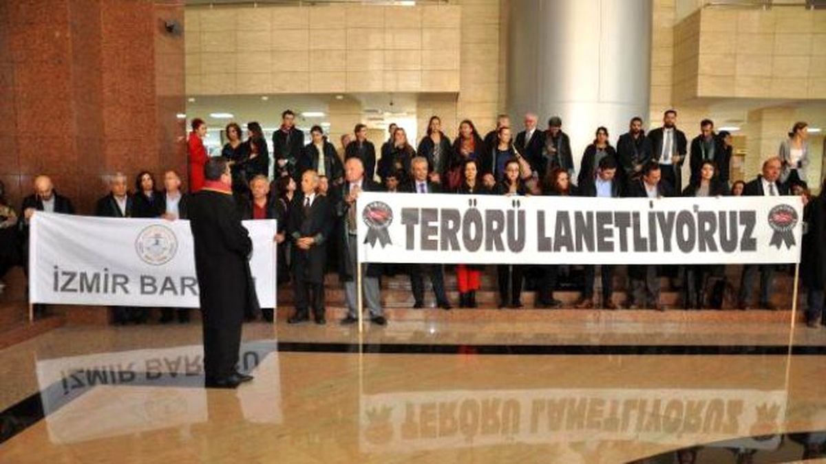 İzmirli Avukatlar Terörü Kınadı