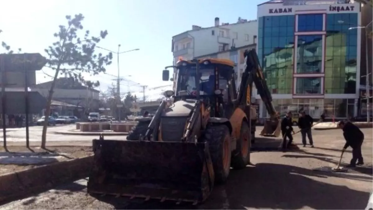 Karla Mücadele Tamam, Sıra Yol Tamiratında