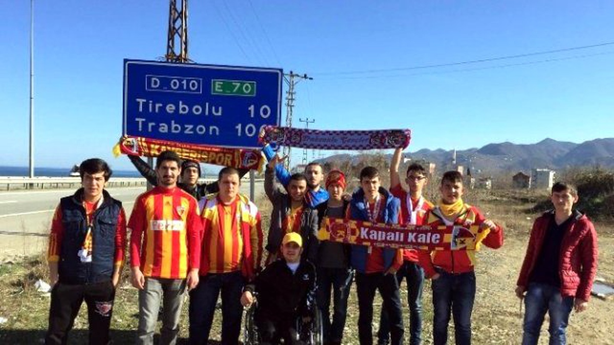 Kayserispor\'un \'Engelsiz Taraftarı Hüso\' Başkan Mustafa Çelik\'in Desteğiyle Yeniden Tedaviye Alındı