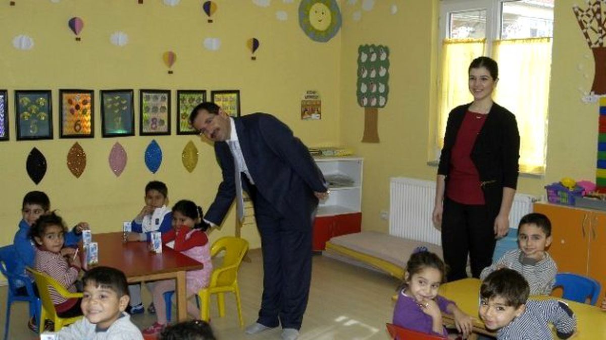 Malkara\'da Miniklere Okul Sütü Dağıtıldı