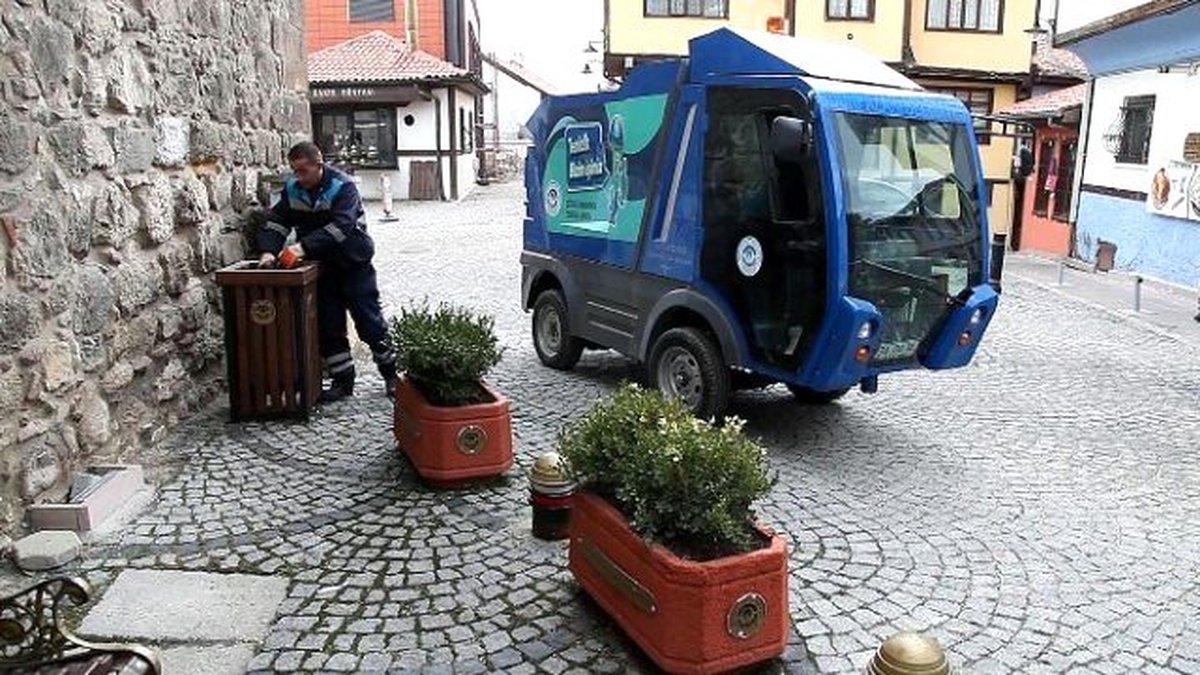 Odunpazarı\'na Elektrikli Çöp Toplama Araçları