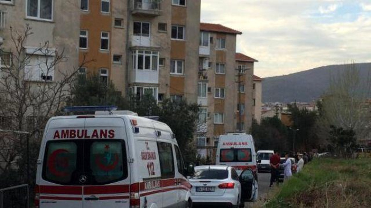 Oğullarının Lice\'de Şehit Olduğu Haberini Evlerinin Önünde Aldılar