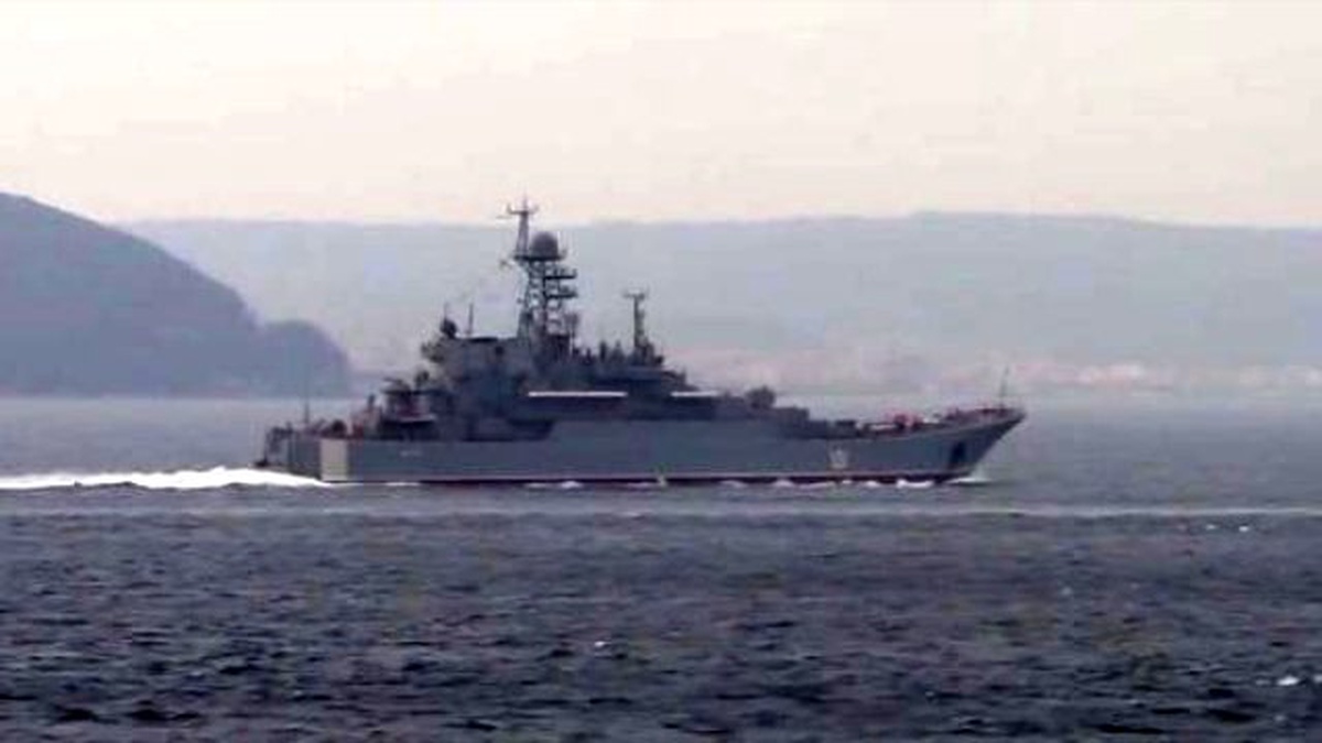 Rus Savaş Gemileri Çanakkale Boğazı\'ndan Geçti