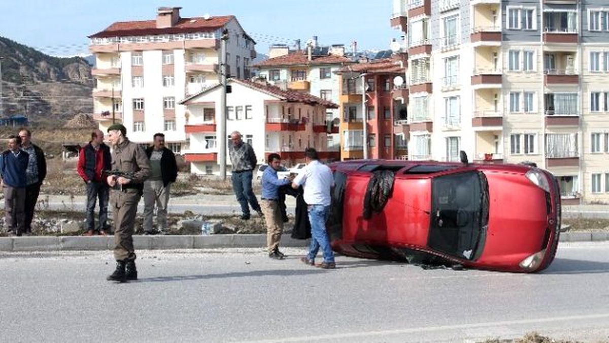Tosya\'da Trafik Kazası: 2 Yaralı