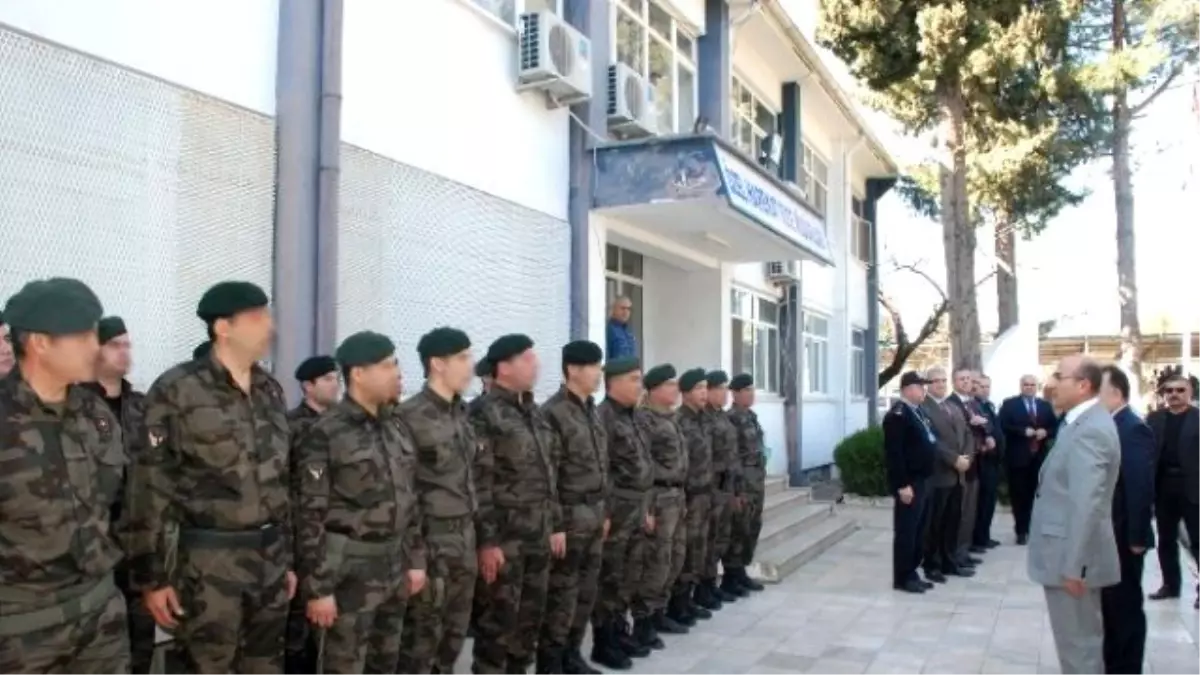 Vali Demirtaş\'tan Terörle Mücadele Kahramanlarına Ziyaret