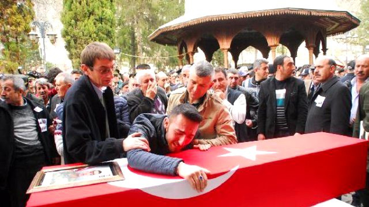 Amasya Şehit Başçavuş Gülen ve Er Bodur\'u Gözyaşlarıyla Uğurladı