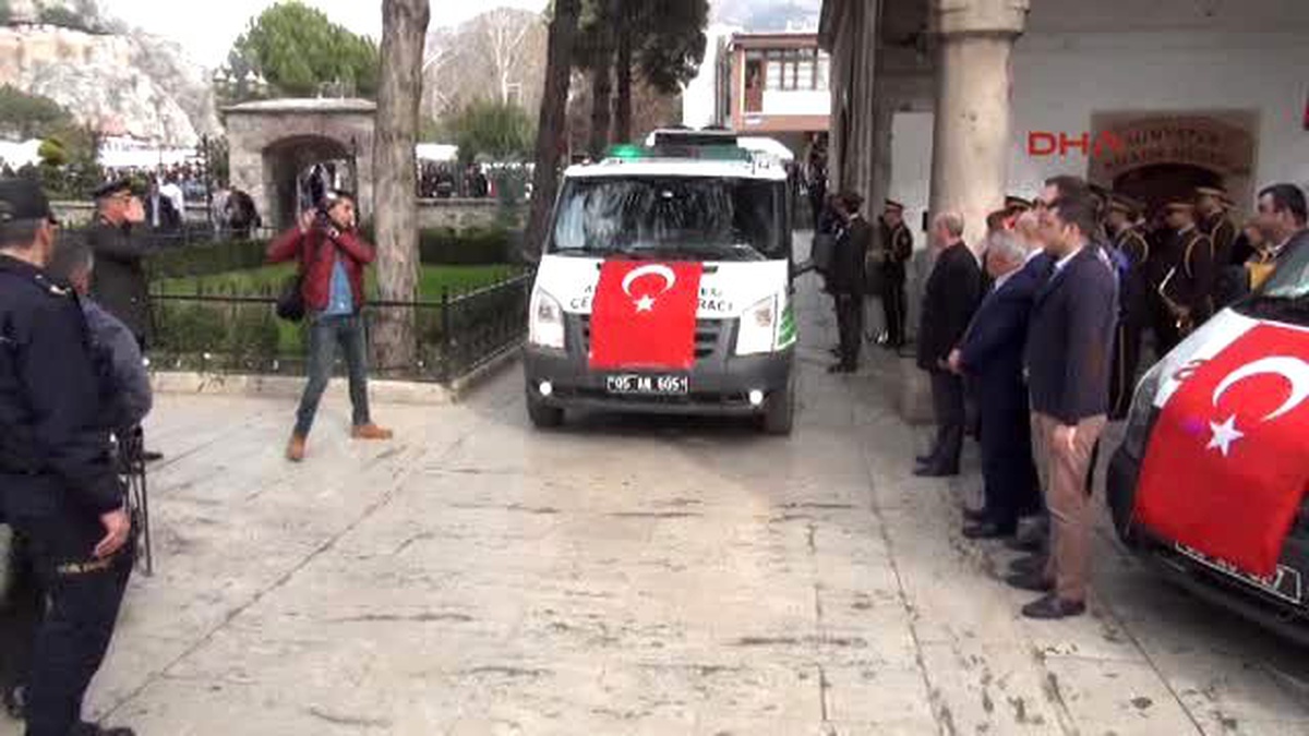 Amasya Şehit Er Bodur ve Başçavuş Gülen\'i Gözyaşlarıyla Uğurladı