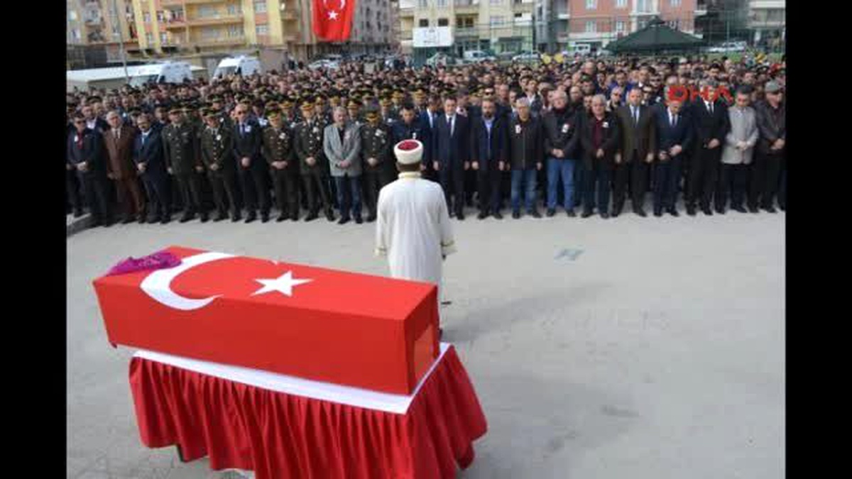 Ankara\'daki Patlamada Ölen Filiz Koçak Gözyaşlarıyla Toprağa Verildi