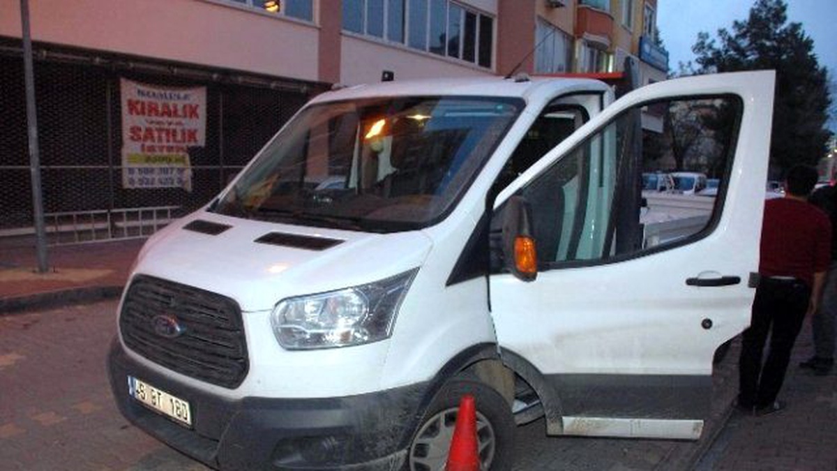 Askeri Lojmanlar İçerisine Park Edilen Kamyonet Polisi Alarma Geçirdi