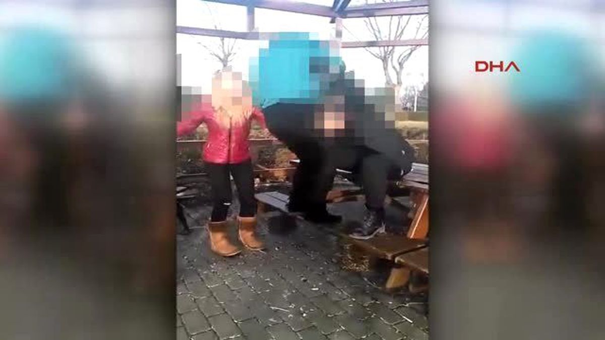 Bursa'da Bir Kız, 3 Arkadaşı Tarafından Acımasızca Darp Edildi