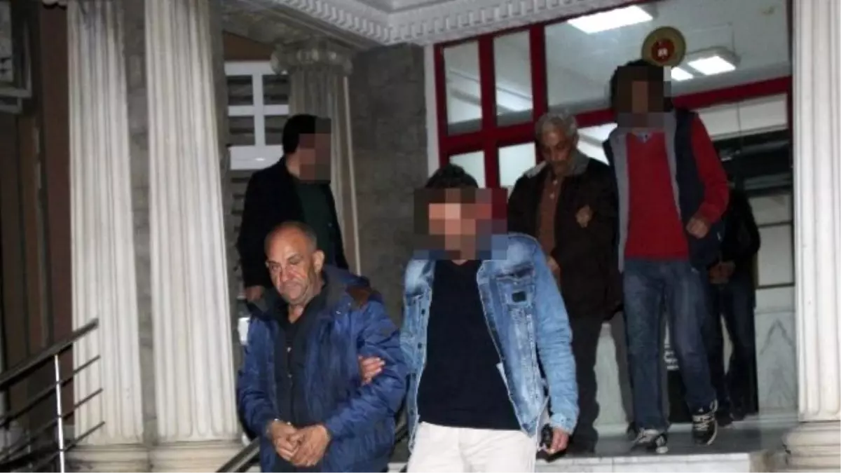 Didim\'de Kamyondan Mülteci Kaçakçılığı Son Anda Önlendi