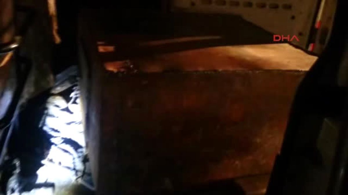 Diyarbakır\' In Dicle İlçesinde Jandarma Ekipleri Tarafından Eylem Hazırlığındaki Bomba Yüklü Araç...