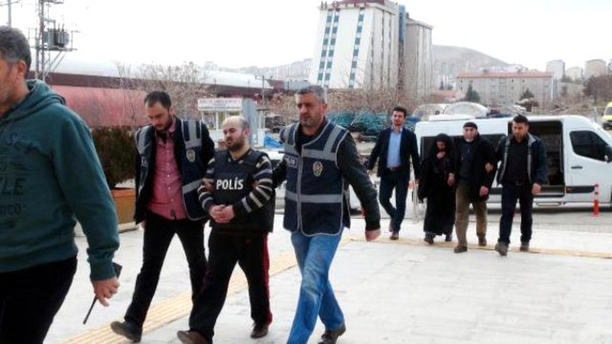 Elazığ\'da Boğazı Kesilen Sinan Fırat Katil Zanlıları Komşuları Çıktı