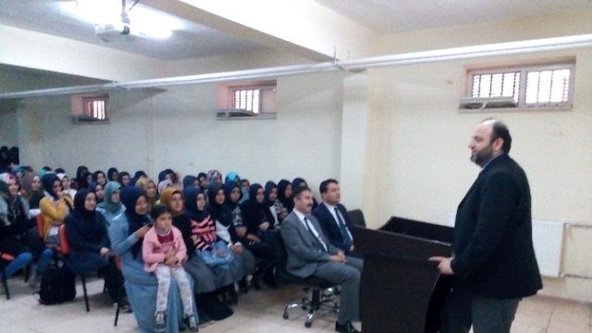 İl Müftüsü İhsan Açık\'tan Kız İmam Hatip Lisesine Ziyaret