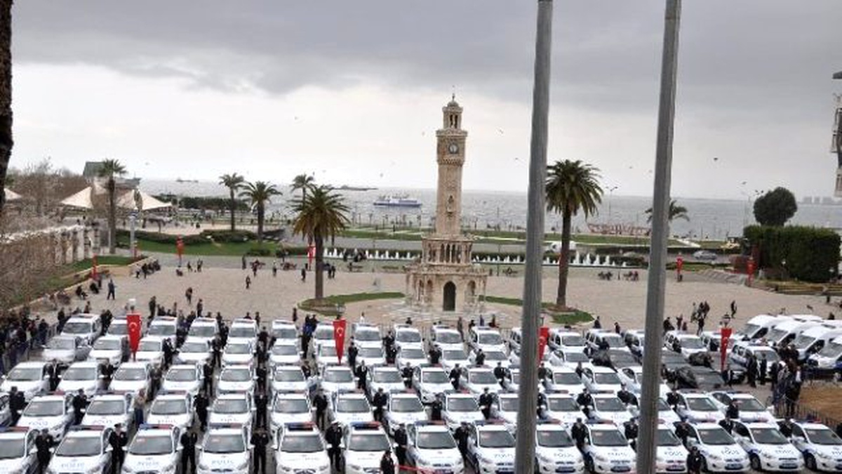 İzmir Emniyetinde 160 Yeni Araç Hizmete Girdi