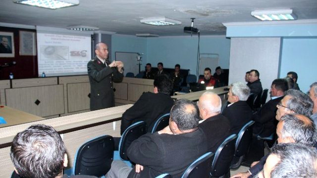 Jandarma Muhtarları Hırsızlık Olaylarına Karşı Bilgilendirdi