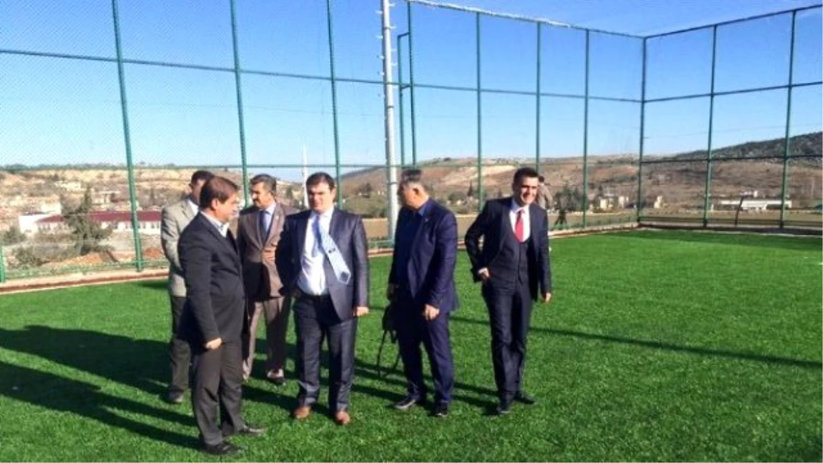 Köseceli Belediyesi Sentetik Futbol Sahasının Yapımı Tamamlandı