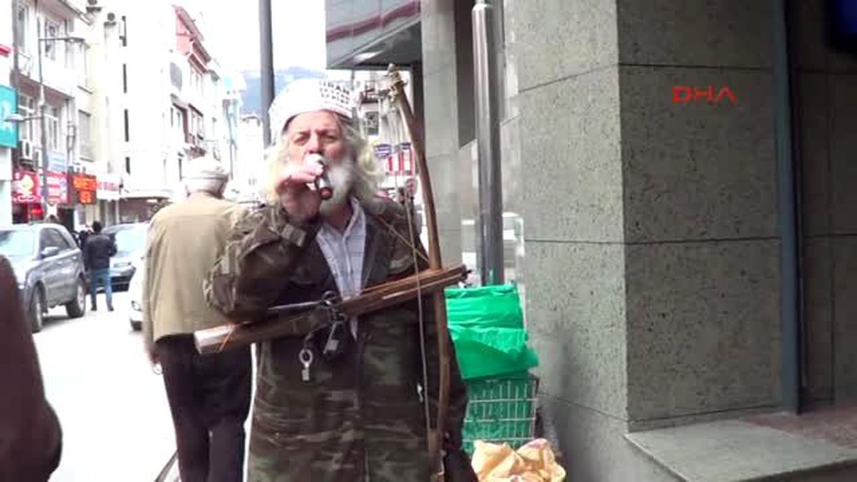 Ordu Borsanın Önünde Fındık Fiyatını Protesto İçin Benzinle Fındık Yaktı