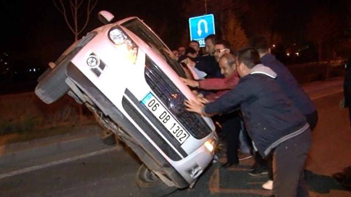 Otomobile Çarpan Cip Sürüklendi