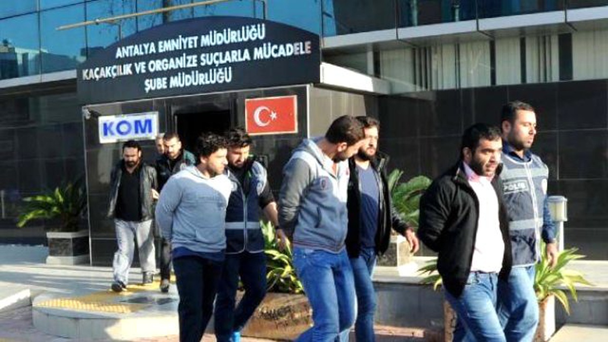 Polisten Zehir Tacirlerine Operasyon: 14 Gözaltı