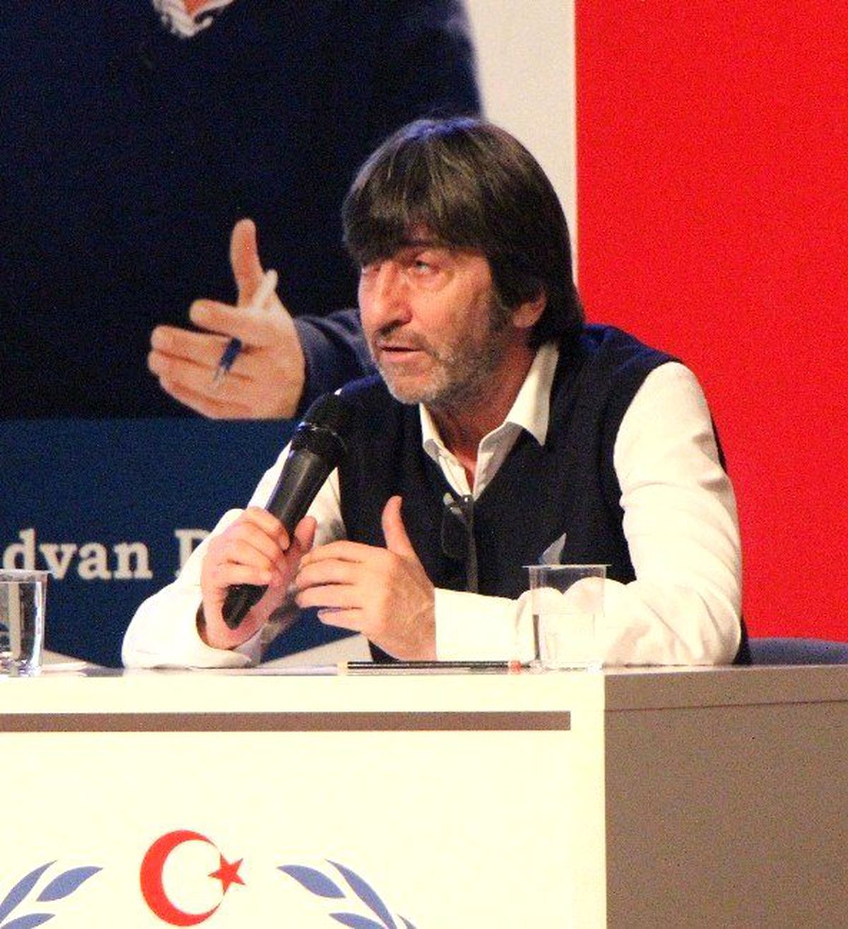 Rıdvan Dilmen: Fenerbahçe'nin Avrupa'daki Tur Şansı Yüzde 75