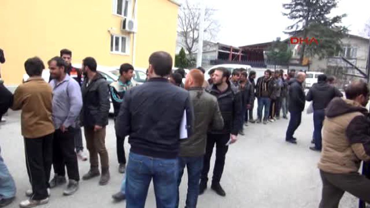 Sakarya\'da 73 Afgan Kaçak Yakalandı