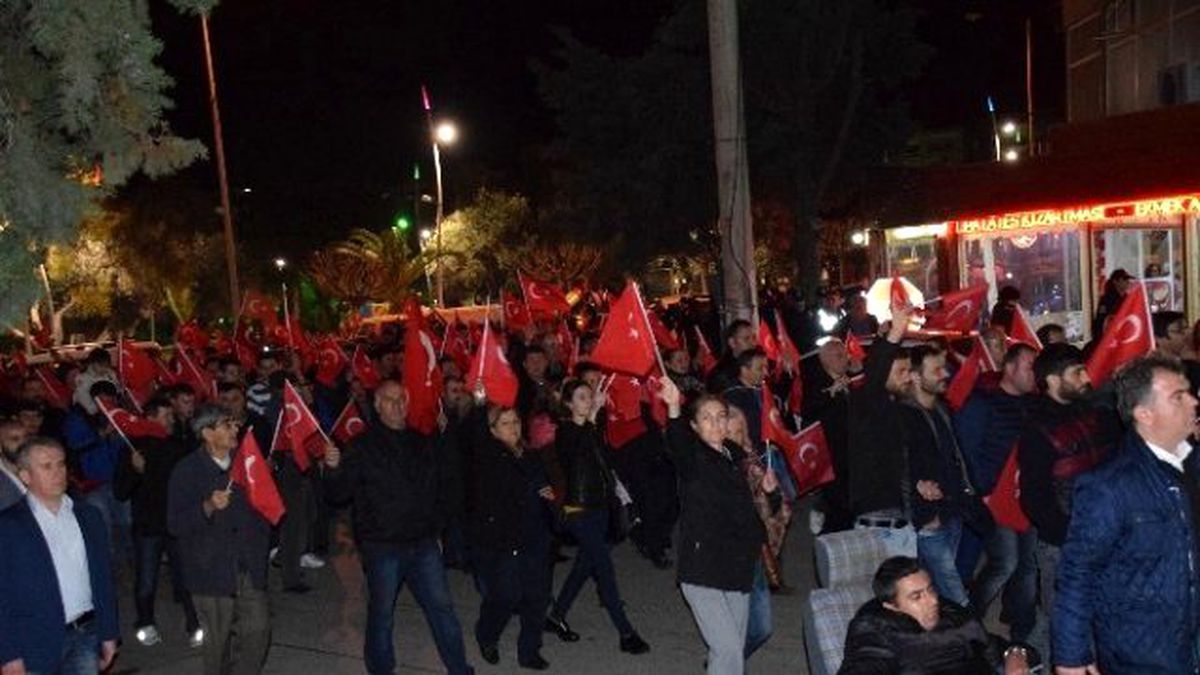 Aliağa Teröre Karşı Tek Vücut Oldu