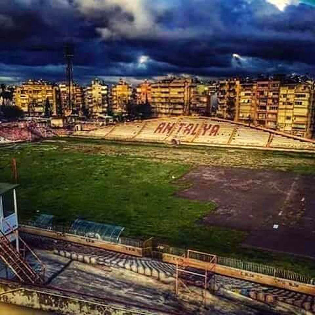 Antalya Atatürk Stadı Yıkılıyor