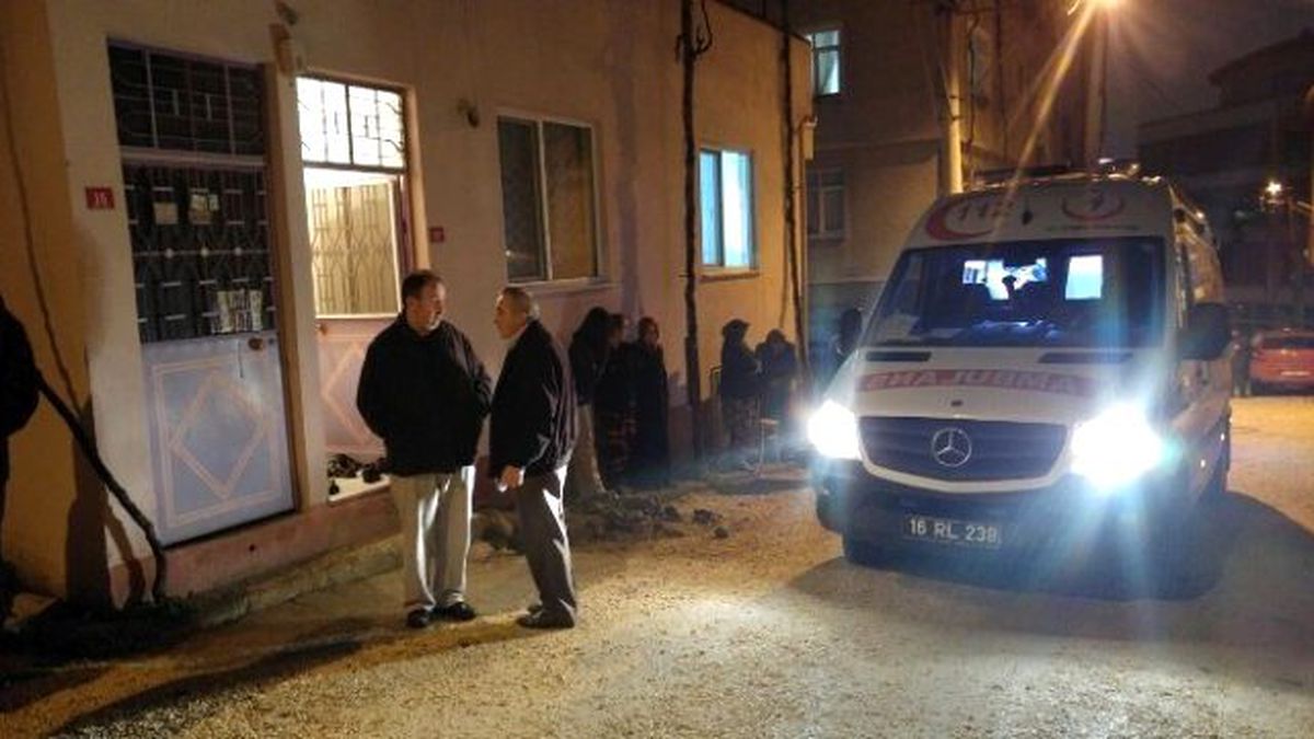 Banyo Kapısında Ayağı Kayan 91 Yaşındaki Dede, Feci Şekilde Can Verdi