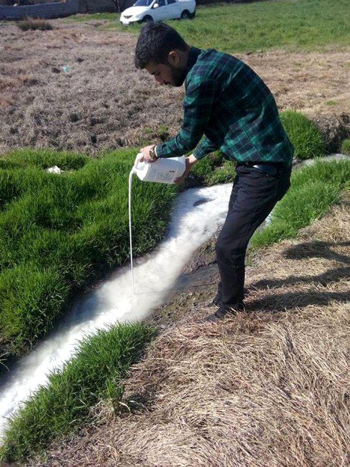 Kahta Belediyesi Haşere Üreme Noktalarını İlaçlıyor