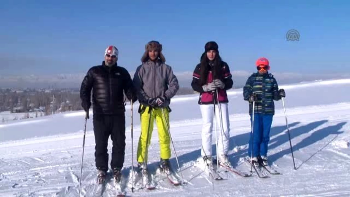 Milli Kayakçı "Sigara Parası"Na Gençleri Spora Kazandırıyor