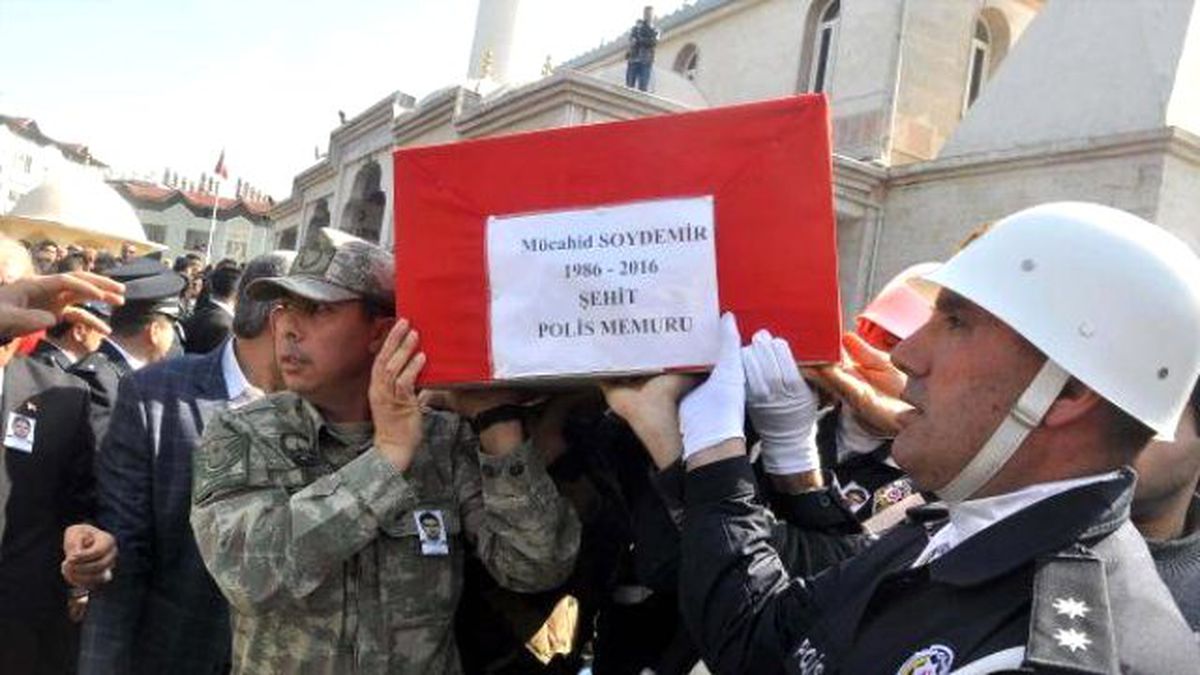 Şehit Polis Mücahit Soydemir, Son Yolculuğuna Uğurlandı