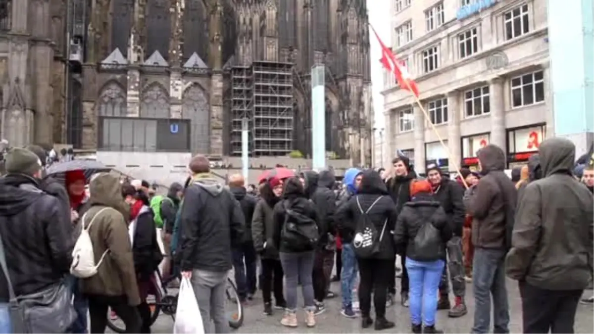 Sığınmacıların Tacize Uğraması Protesto Edildi