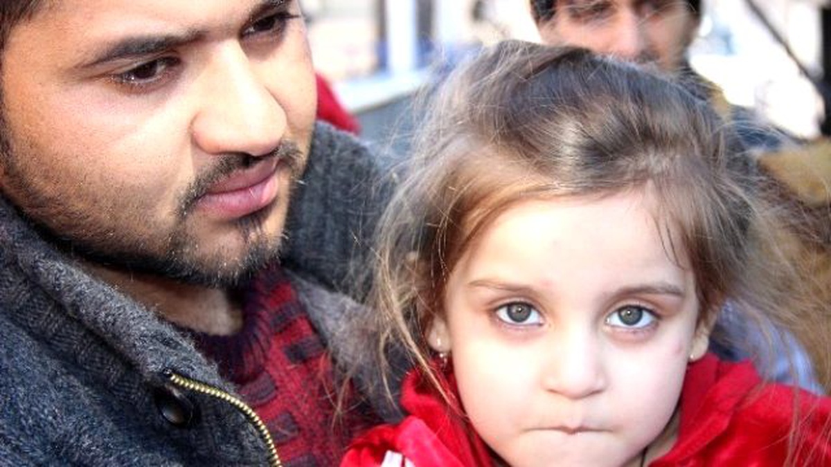 Taliban 5 Yaşındaki Küçük Nida\'yı Ölüm Yolculuğuna Sürükledi